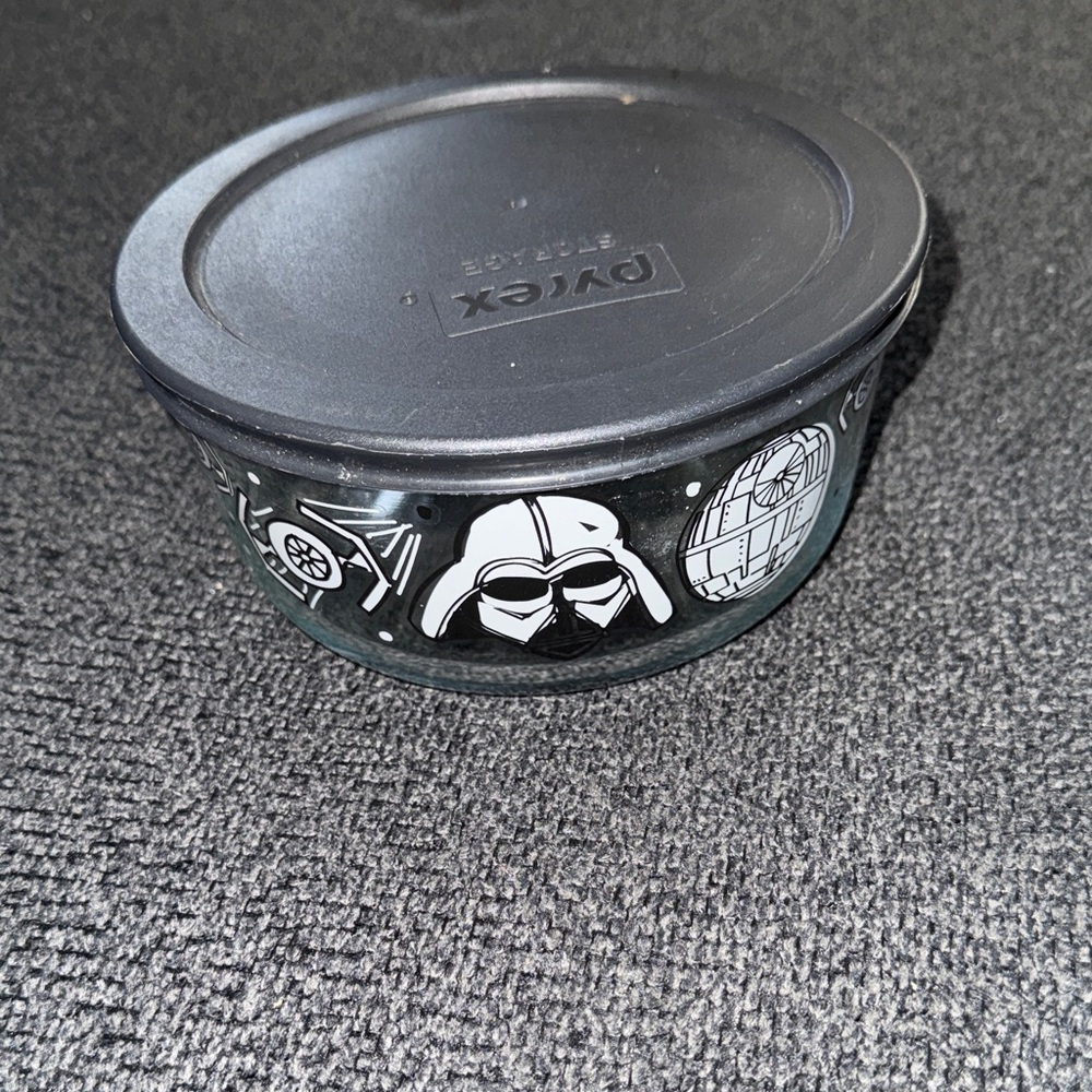 Pyrex Darth Vader Star Wars Glass 4 Cup Bowl